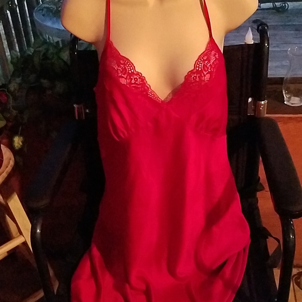 Ladies Red Satin Night Gown!